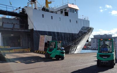 Załadunek w Gdańsku 1000 palet z polskimi jabłkami