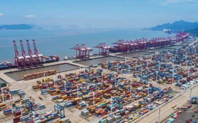 First Container Ship from Ningbo on Express Route to Europe