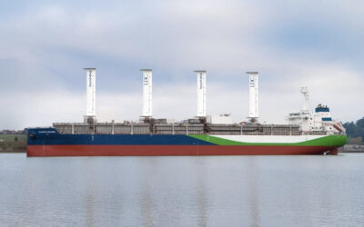 Bound4blue bije rekordy, instalując największe w historii żagle ssące na statku do przewozu soków.